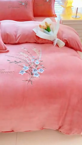 91家纺网 家纺一手货源 找家纺 金米诺 2024新款绣花牛奶绒四件套 麦穗-藕粉