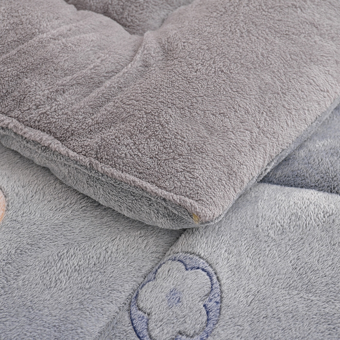 91家纺网 家纺一手货源 找家纺 南北家居 2024新款AB版雪花绒羊羔绒冬被被子被芯 比心兔兔