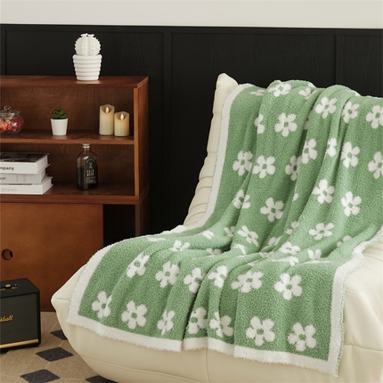 91家纺网 家纺一手货源 找家纺 （总）暖绵绵家纺 2025新款半边绒清新甜美碎花多功能毯-普利朵