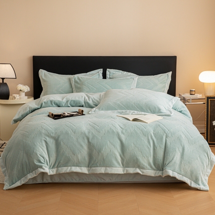 91家纺网 家纺一手货源 找家纺 （总）简宜家居（朝初家纺） 2025新款宽边提花牛奶绒四件套