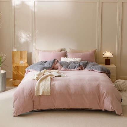 91家纺网 家纺一手货源 找家纺 （总）三味舒屋 2024新款全消光雕花牛奶绒四件套-绅士