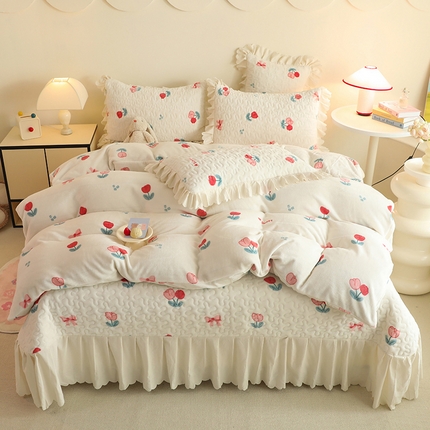 91家纺网 家纺一手货源 找家纺 （总）金盛皇朝家纺 2024秋冬新品高克重牛奶绒夹棉花边床盖系列