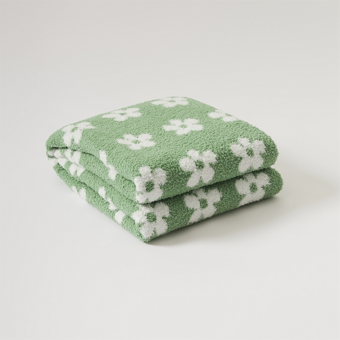 91家纺网 家纺一手货源 找家纺 暖绵绵家纺 2025新款半边绒清新甜美碎花多功能毯-普利朵 普利朵-绿色