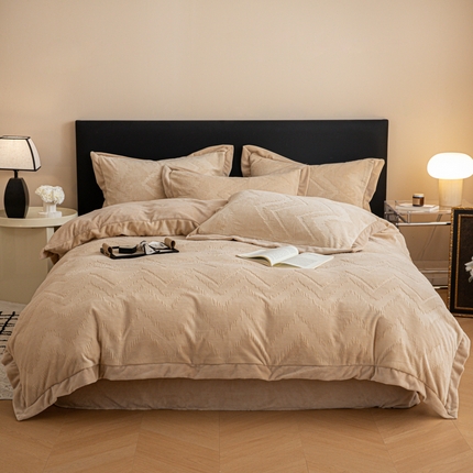 91家纺网 家纺一手货源 找家纺 （总）简宜家居（朝初家纺） 2025新款宽边提花牛奶绒四件套