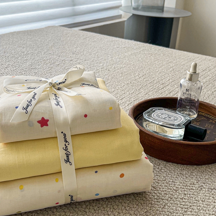 91家纺网 家纺一手货源 找家纺 一比一家纺 2025新款全棉母婴级抗菌有氧全棉双层纱亲肤全棉小清新印花三件套四件套 奶油派