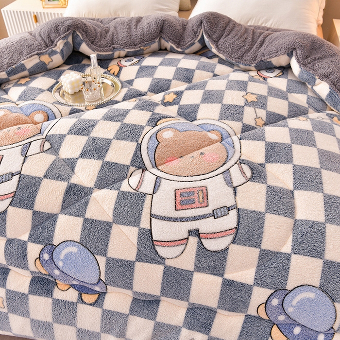 91家纺网 家纺一手货源 找家纺 南北家居 2024新款AB版雪花绒羊羔绒冬被被子被芯 宇航员