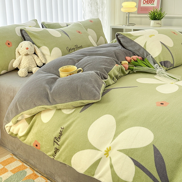 91家纺网 家纺一手货源 找家纺 觅妮家纺 2025新款全消光200g高克重秋冬加厚印花牛奶绒单被套 花漫