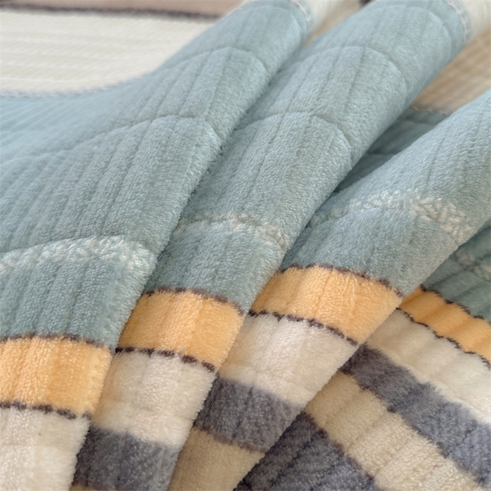 91家纺网 家纺一手货源 找家纺 梵朴 2024新款牛奶绒直角包边床盖 莫兰迪 兰