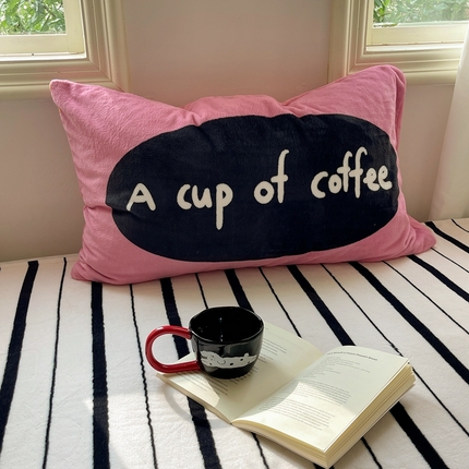 91家纺网 家纺一手货源 找家纺 （总）桃喜 2024新款牛奶绒卡通数码印花绣标单品枕套