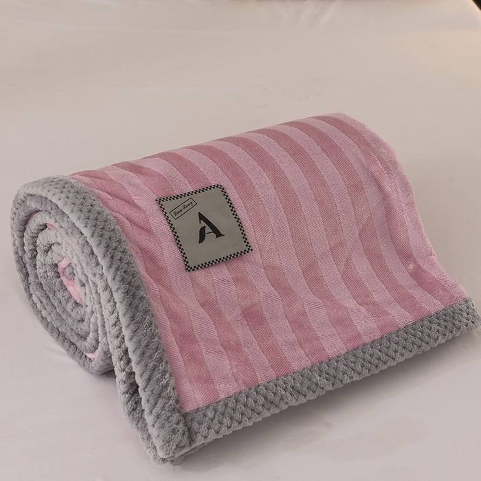 91家纺网 家纺一手货源 找家纺 恋绒家纺 2025新款双面绒休闲毛毯多功能毛毯牛奶绒毯子法莱绒盖毯 彩贝绒-淡粉