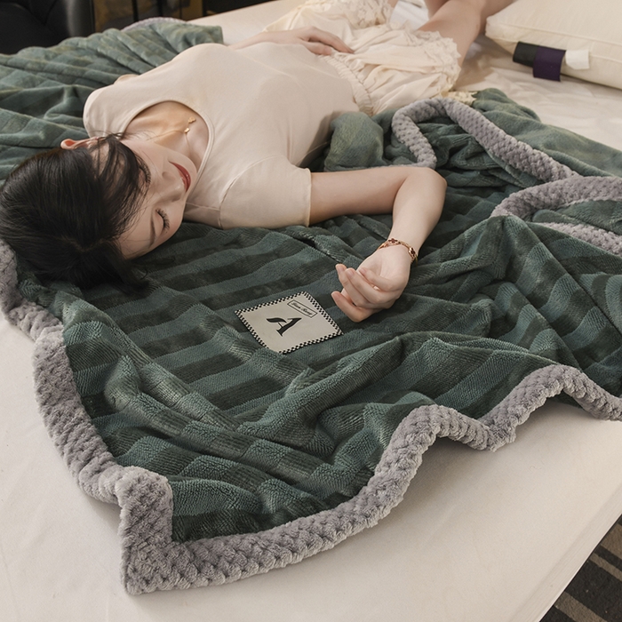 91家纺网 家纺一手货源 找家纺 恋绒家纺 2025新款双面绒休闲毛毯多功能毛毯牛奶绒毯子法莱绒盖毯 彩贝绒-墨绿