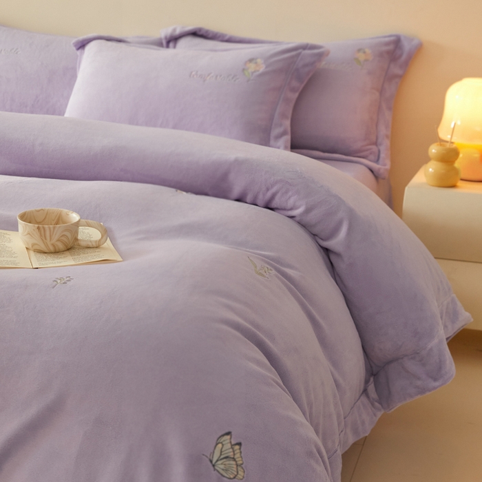 91家纺网 家纺一手货源 找家纺 新方向 2025新款全消光A类刺绣牛奶绒四件套-悦动 悦动-莫奈紫