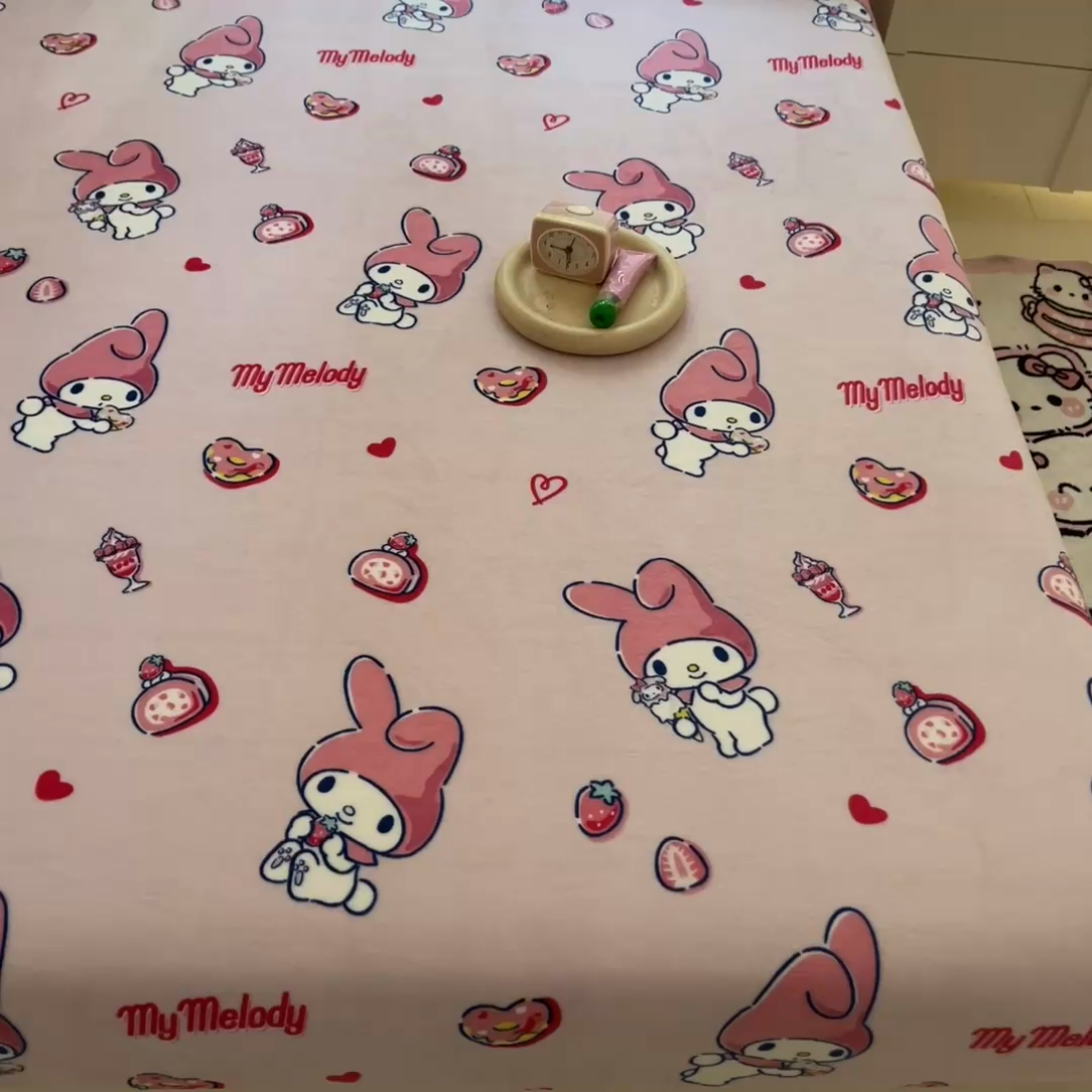 91家纺网 家纺一手货源 找家纺 博雅 2024新款三丽鸥牛奶绒小版床笠系列 牛奶绒小版-雪糕美乐蒂