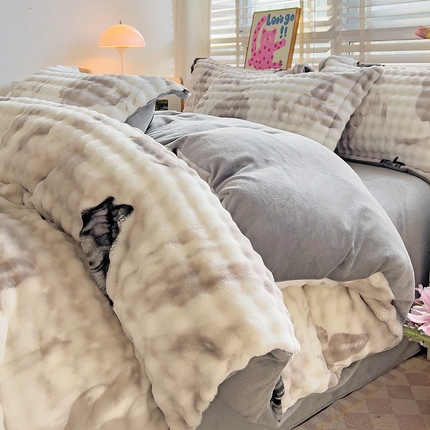 91家纺网 家纺一手货源 找家纺 （总）八方汇（一户被芯生活馆） 2024新款泡泡绒牛奶绒立体印花四件套系列二