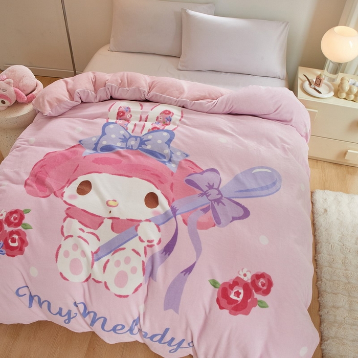 91家纺网 家纺一手货源 找家纺 蘭菲家纺 2024新款牛奶绒卡通三丽鸥单品被套 呆萌