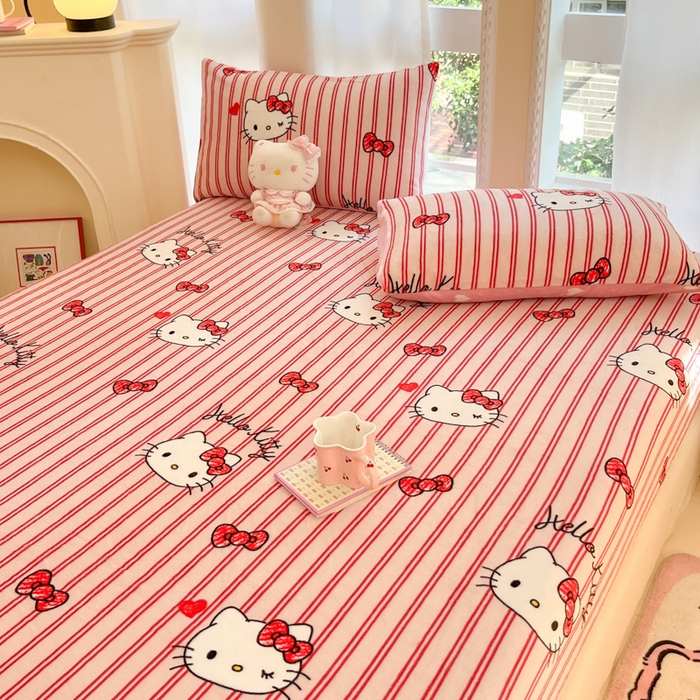 91家纺网 家纺一手货源 找家纺 博雅 2024新款三丽鸥牛奶绒小版床笠系列 牛奶绒小版-高贵KT猫