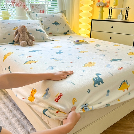 91家纺网 家纺一手货源 找家纺 妖妖家纺 2024新款200克牛奶绒单床笠 恐龙时代