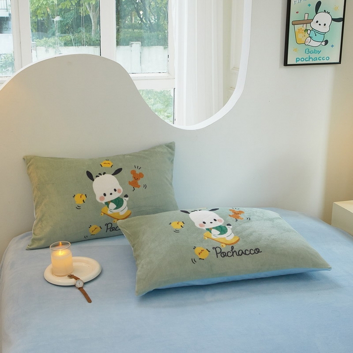 91家纺网 家纺一手货源 找家纺 蘭菲家纺 2024新款牛奶绒卡通三丽鸥四件套 滑板恰恰