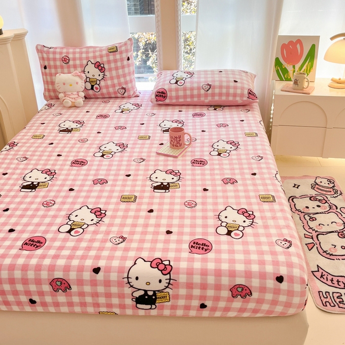 91家纺网 家纺一手货源 找家纺 博雅 2024新款三丽鸥牛奶绒小版床笠系列 牛奶绒小版-饼干KT猫