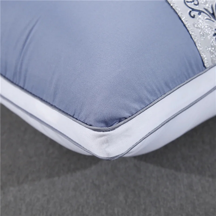 91家纺网 家纺一手货源 找家纺 佳尚枕芯 2025新款高端欧式酒店枕立体拼色刺绣羽丝绒酒店枕芯枕头 欧式淡蓝48x74cm低枕