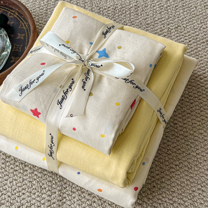 91家纺网 家纺一手货源 找家纺 一比一家纺 2025新款全棉母婴级抗菌有氧全棉双层纱亲肤全棉小清新印花三件套四件套 奶油派