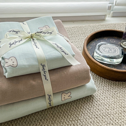 91家纺网 家纺一手货源 找家纺 （总）一比一家纺 2025新款全棉母婴级抗菌有氧全棉双层纱亲肤全棉小清新印花三件套四件套