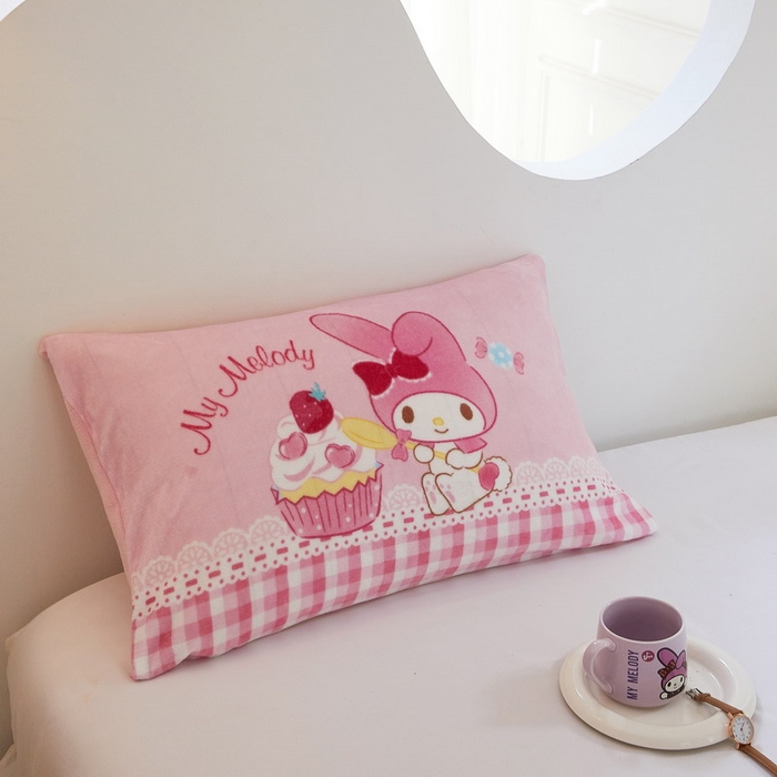 91家纺网 家纺一手货源 找家纺 蘭菲家纺 2024新款牛奶绒卡通三丽鸥单品枕套 生日快乐