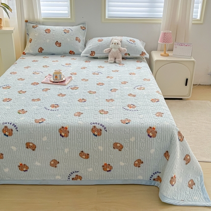 91家纺网 家纺一手货源 找家纺 慕晨 2024新款高克重牛奶绒印花豆豆绒夹棉单品床盖 梦幻熊