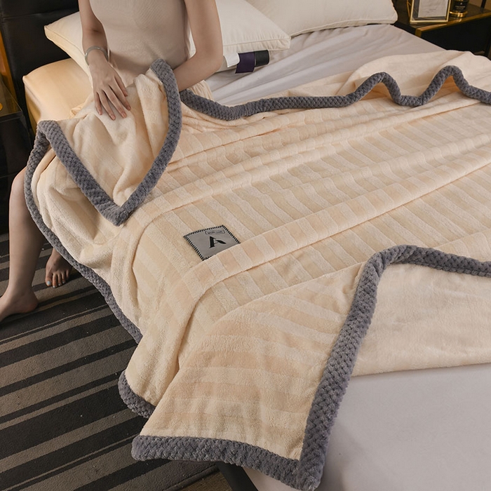 91家纺网 家纺一手货源 找家纺 恋绒家纺 2025新款双面绒休闲毛毯多功能毛毯牛奶绒毯子法莱绒盖毯 彩贝绒-米白