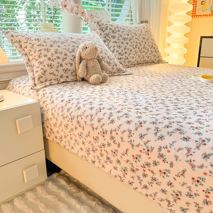 91家纺网 家纺一手货源 找家纺 妖妖家纺 2024新款200克牛奶绒单床笠 后花园