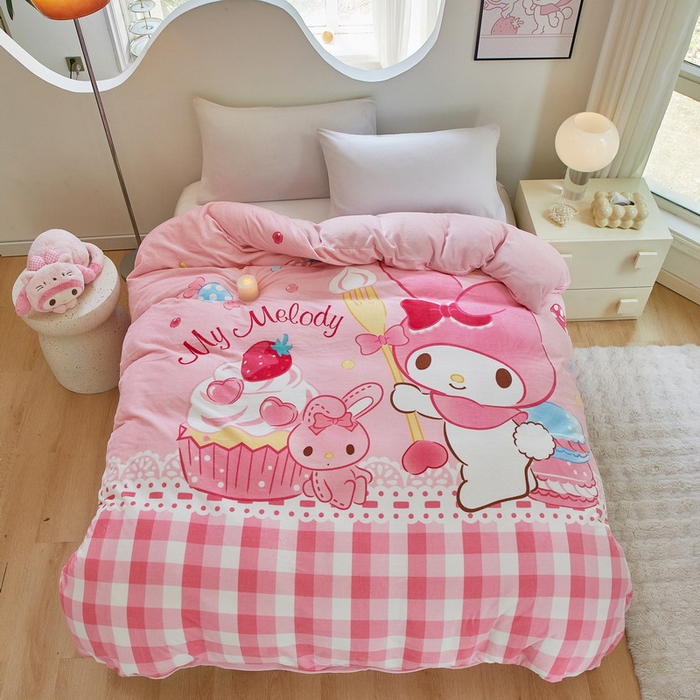 91家纺网 家纺一手货源 找家纺 蘭菲家纺 2024新款牛奶绒卡通三丽鸥单品被套 生日快乐