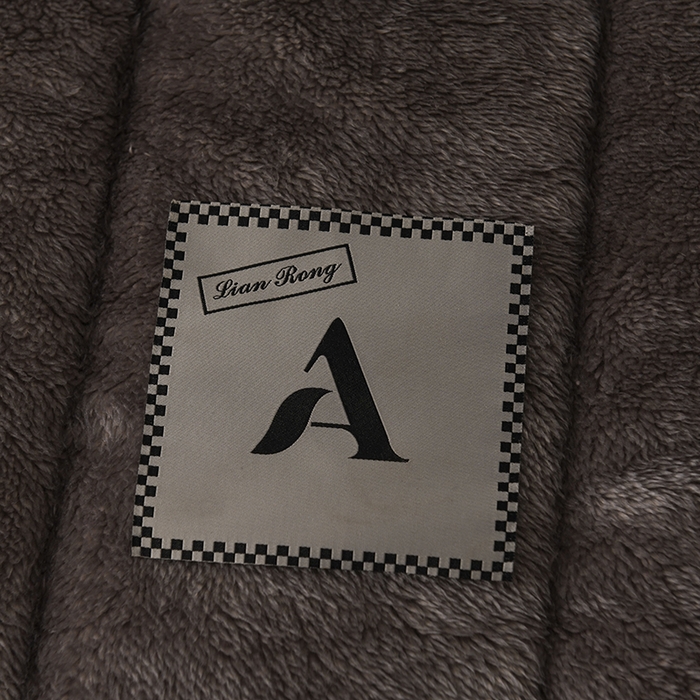 91家纺网 家纺一手货源 找家纺 恋绒家纺 2025新款加厚三层毛毯被牛奶绒复合毯子夹棉盖毯午睡毯子法莱绒毛毯 （亲肤绒-）-深灰