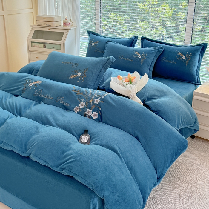 91家纺网 家纺一手货源 找家纺 金米诺 2024新款绣花牛奶绒四件套-麦穗 麦穗-藏蓝色