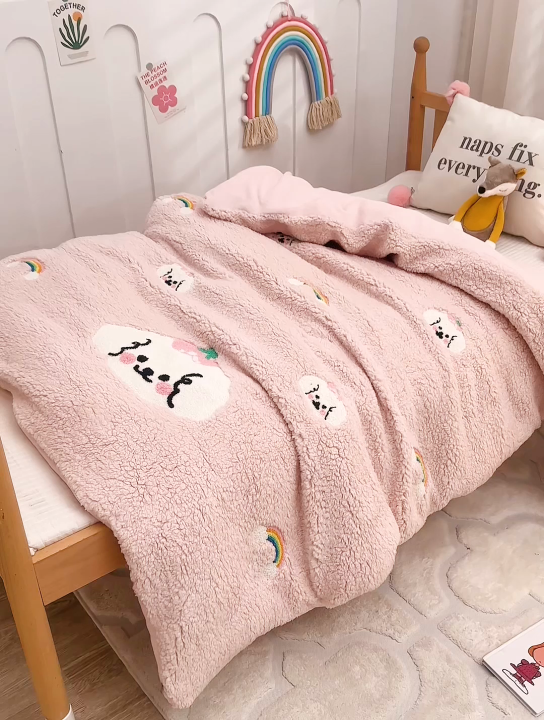 91家纺网 家纺一手货源 找家纺 丝涟家居 2025新款羊羔绒牛奶绒毛巾绣儿童脱卸被子 快乐小狗