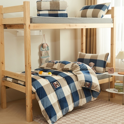 91家纺网 家纺一手货源 找家纺 （总）斯尔顿 2025新款牛奶绒床盖三件套