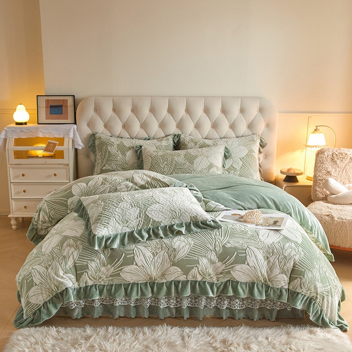 91家纺网 家纺一手货源 找家纺 畅畅家纺 2024新款11斤高克重新款韩版烂花牛奶绒床盖四件套系列 幽兰-海藻青