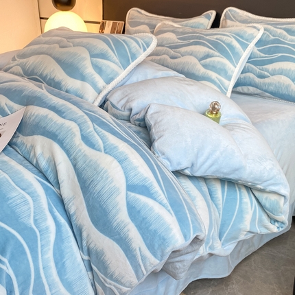 91家纺网 家纺一手货源 找家纺 富之航家纺 2024新款牛奶绒剪花四件套 浪花-蓝