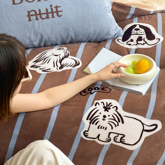 91家纺网 家纺一手货源 找家纺 圆岛 2024新款秋冬大版牛奶绒230全消光系列四件套 美拉德小狗