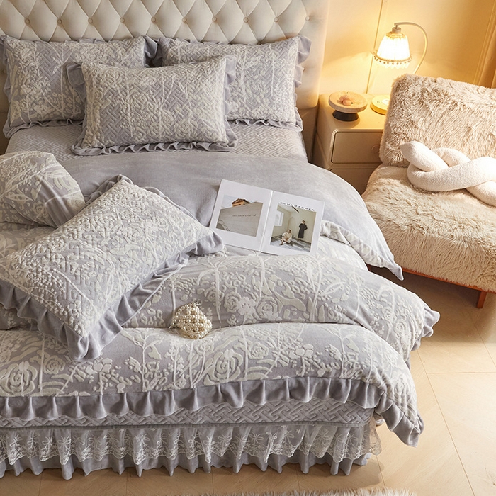 91家纺网 家纺一手货源 找家纺 畅畅家纺 2024新款11斤高克重新款韩版烂花牛奶绒床盖四件套系列 雾里看花-浅灰