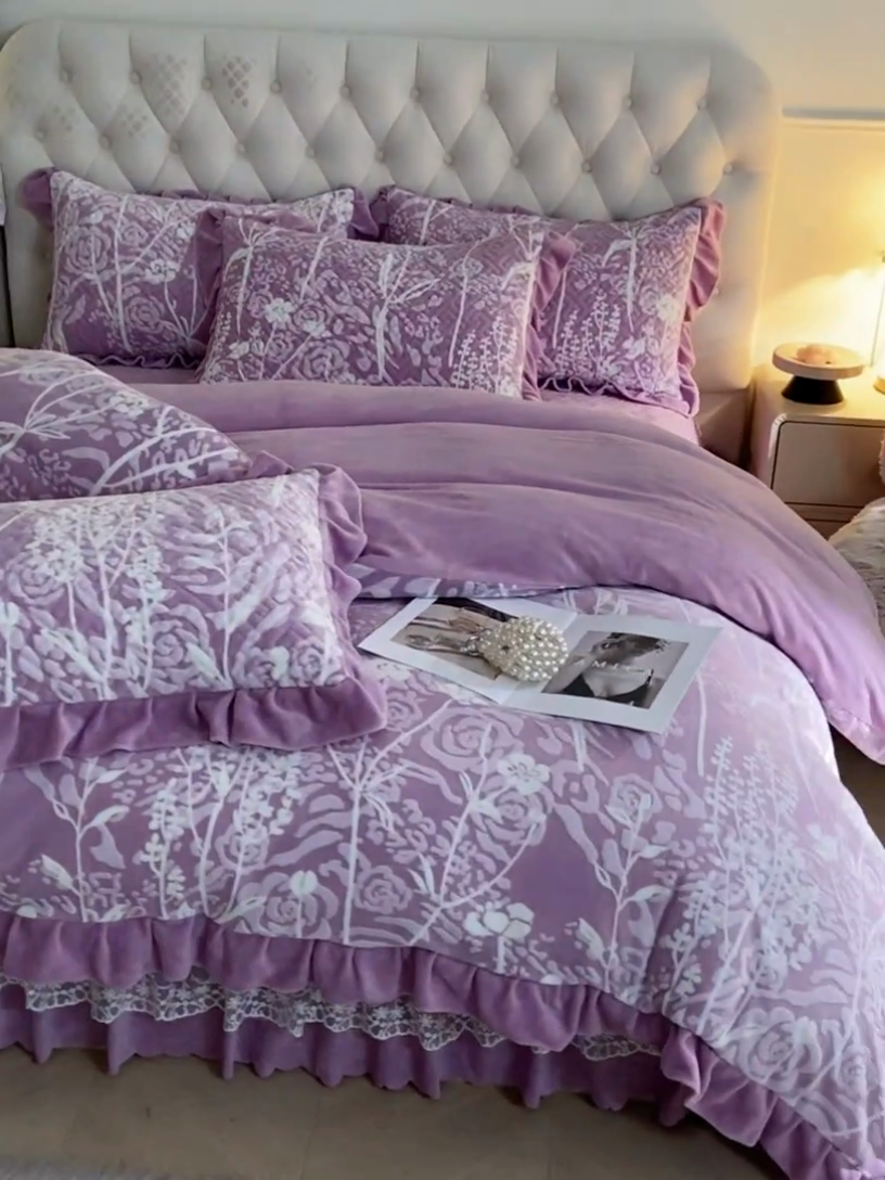 91家纺网 家纺一手货源 找家纺 畅畅家纺 2024新款11斤高克重新款韩版烂花牛奶绒床盖四件套系列 雾里看花-雪青紫