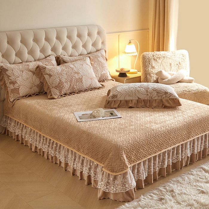 91家纺网 家纺一手货源 找家纺 畅畅家纺 2024新款11斤高克重新款韩版烂花牛奶绒床盖四件套系列 幽兰-咖