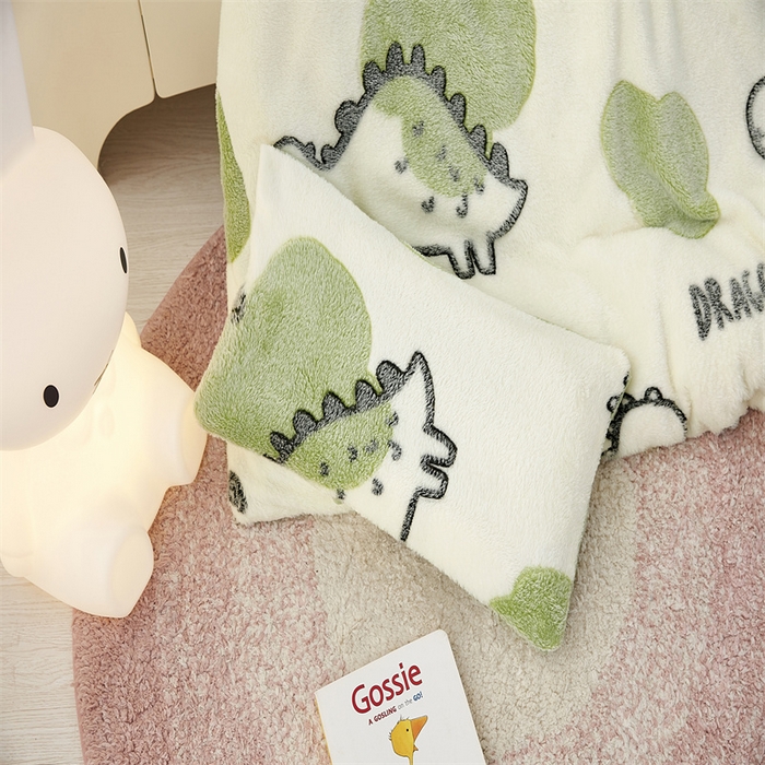 91家纺网 家纺一手货源 找家纺 丝涟家居 2025新款A类雪花绒牛奶绒儿童多功能可拆卸盖毯被 恐龙宝贝