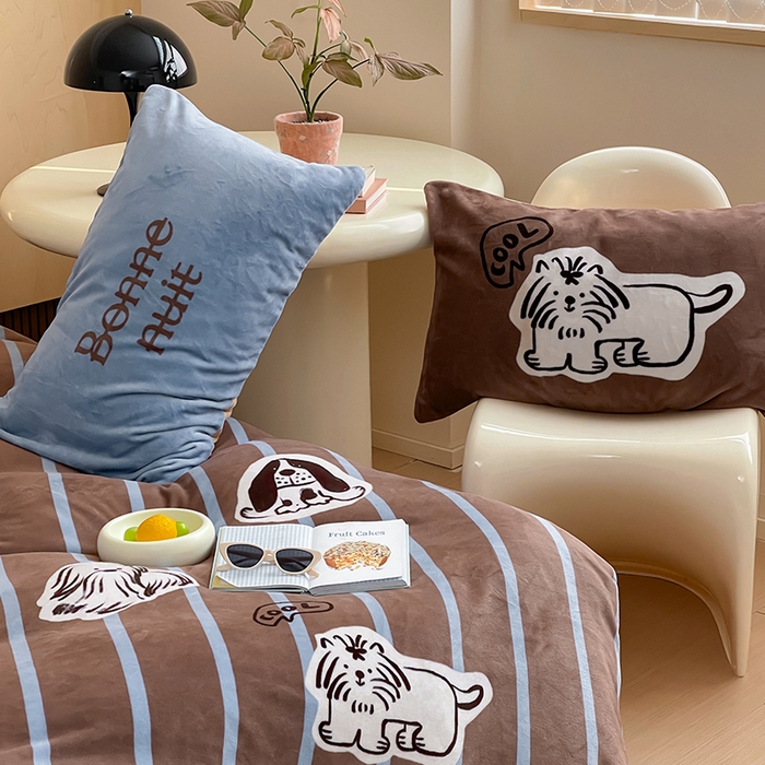 91家纺网 家纺一手货源 找家纺 圆岛 2024新款秋冬大版牛奶绒230全消光系列四件套 美拉德小狗