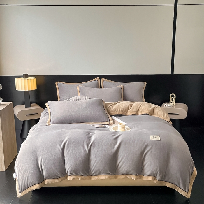 91家纺网 家纺一手货源 找家纺 欧邦 新款纯色双拼牛奶绒夹棉床笠四件套 浅灰+卡其