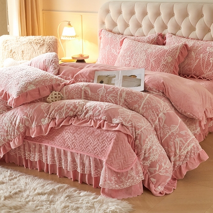 畅畅家纺 2024新款11斤高克重新款韩版烂花牛奶绒床盖四件套系列 雾里看花-桃粉