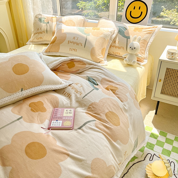 91家纺网 家纺一手货源 找家纺 琪格格纺织 2024新款印花A牛奶绒B兔兔绒大包边四件套 微雨  牛奶绒大包边