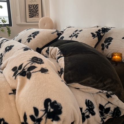 91家纺网 家纺一手货源 找家纺 （总）子曰 2025新款高克重兔毛绒保暖印花雕花四件套