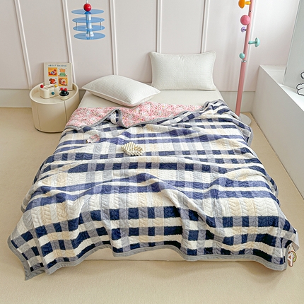 91家纺网 家纺一手货源 找家纺 源舜家纺 2025新款小清新印花牛奶绒床盖多用途盖毯系列 格兰特