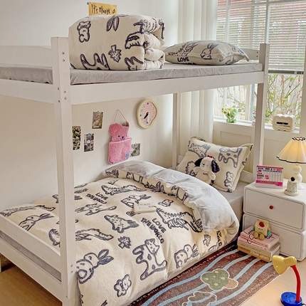 91家纺网 家纺一手货源 找家纺 贝扬思家纺 2024新款加厚雪花绒印花三件套 黑猫仔仔