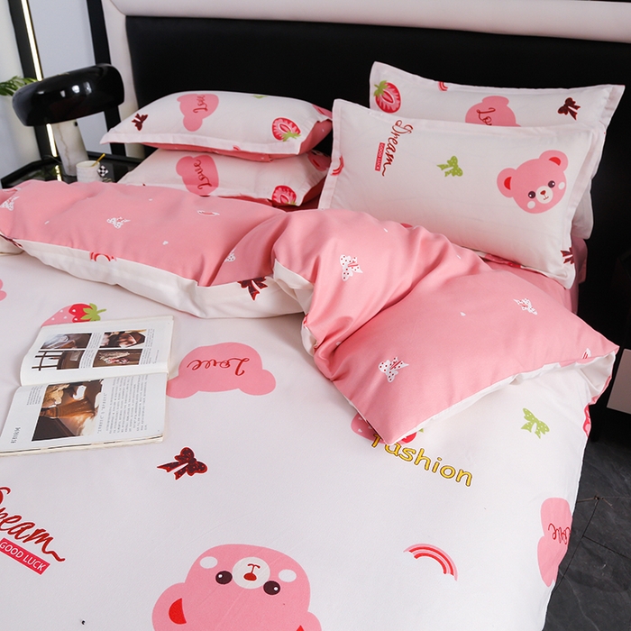 91家纺网 家纺一手货源 找家纺 新品2025年加厚磨毛植物羊绒四件套床笠款 草莓小熊